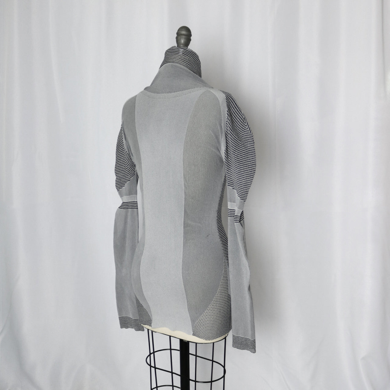 Homme Plissé Issey Miyake 2014 graphic knit top - Size F